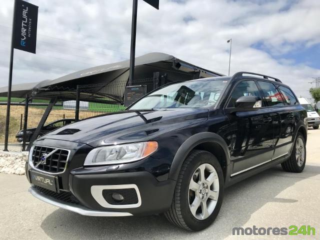 Volvo XC70 D5 Momentum Auto