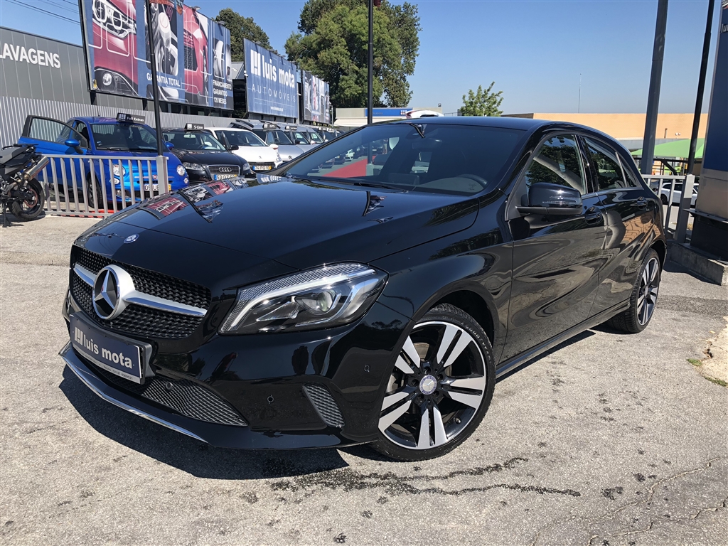  Mercedes-Benz Classe A 180 d AMG Line (109cv) (5p)