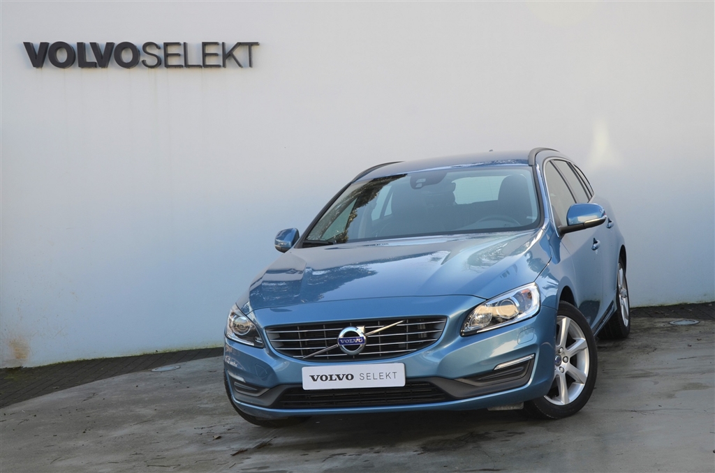  Volvo V D2 Momentum (120cv) (5p)