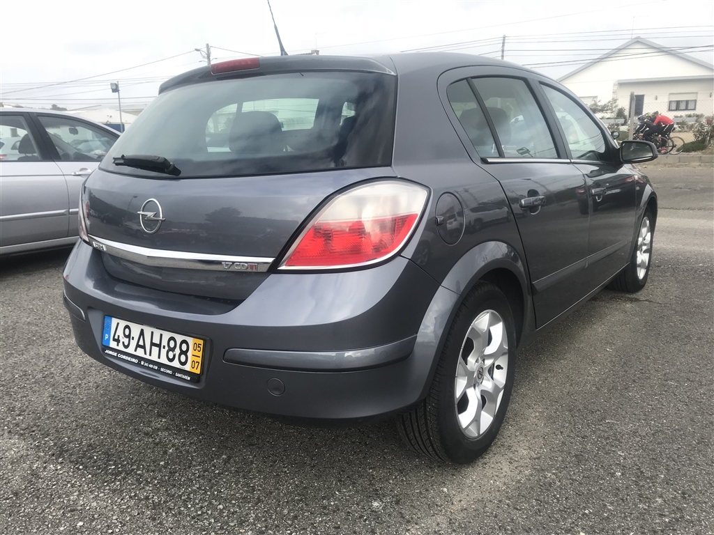  Opel Astra 1.7 CDTi Cosmo Mcv) (5p)