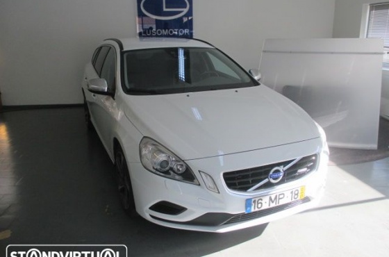 Volvo V D4 R-Design