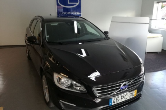 Volvo V D4 Momentum 181 cv