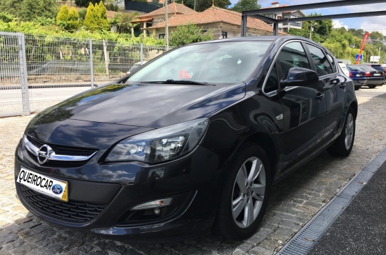 Opel Astra 1.6 CDTi Exucutive