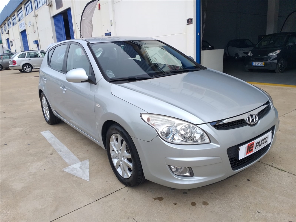  Hyundai i CRDi Comfort (115cv) (5p)