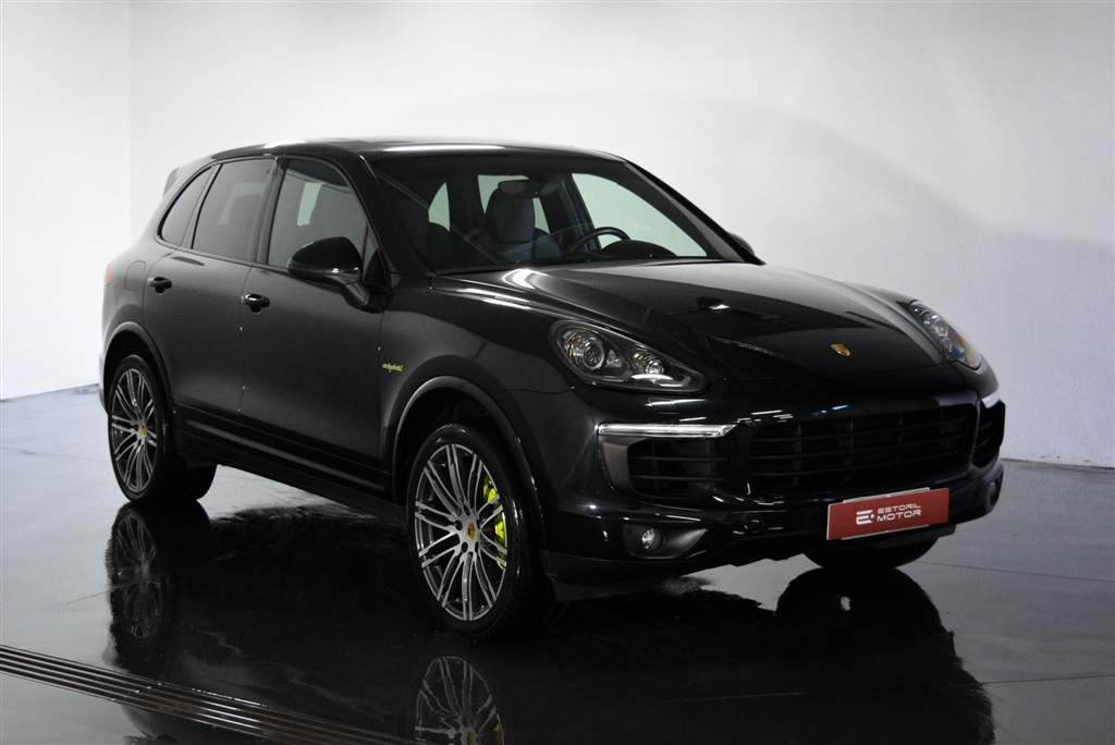  Porsche Cayenne S E-Hybrid Plug-In