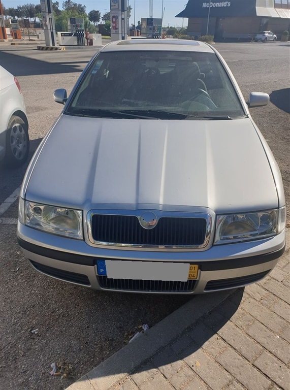  Skoda Octavia 1.6 Elegance (102cv) (5p)