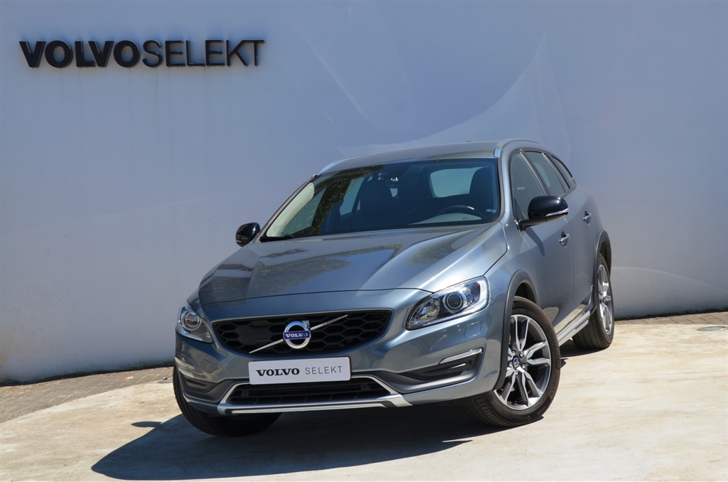  Volvo V60 Cross Country 2.0 D3 Summum Geartronic