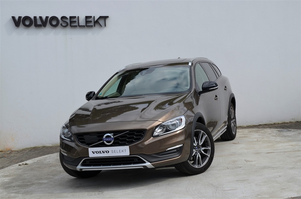  Volvo V60 Cross Country 2.0 D4 Summum Geartronic