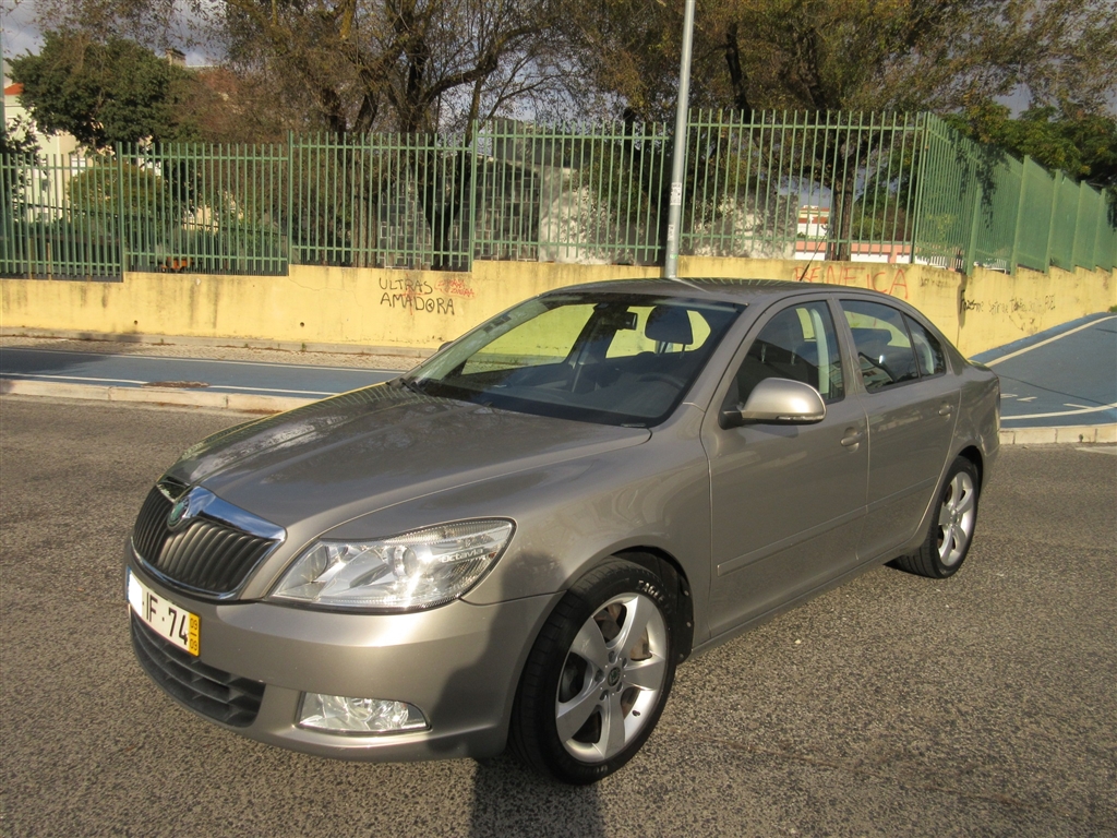  Skoda Octavia 1.6 TDi Elegance Pack (105cv) (5p)