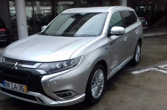 Mitsubishi Outlander 4WD PHEV Instyle Plug in