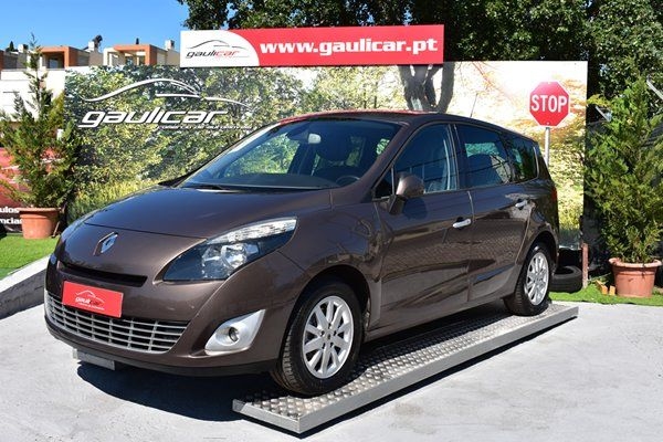  Renault Grand Scénic 1.9 Dci Luxe 7 L (130Cv) 5 P