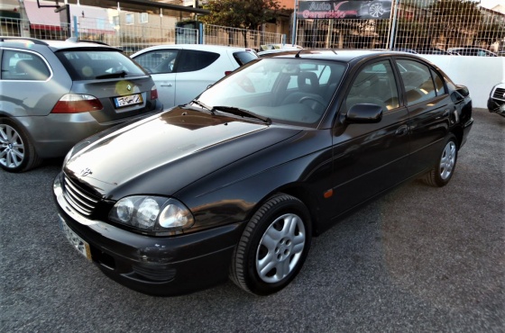 Toyota Avensis 1.6i 16V Terra