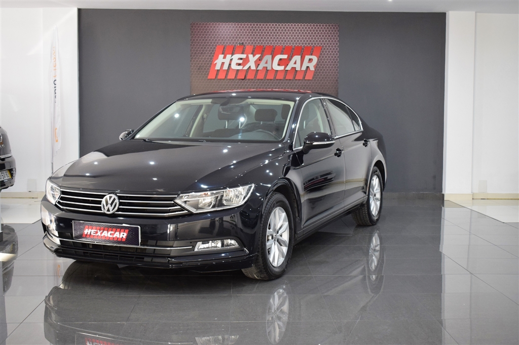  Volkswagen Passat 1.6TDI Confortline NAV (Novo Ecrã)