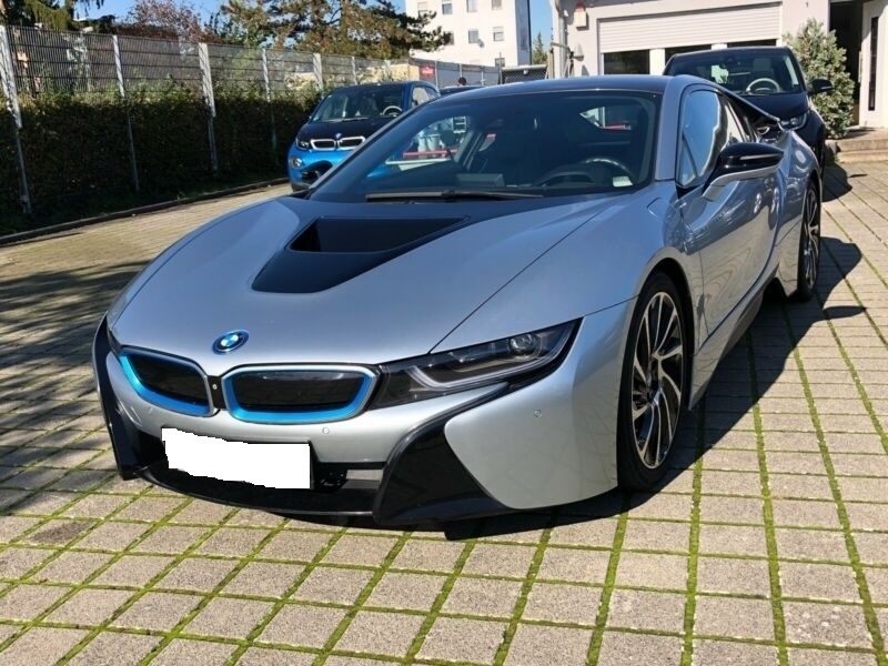  BMW i8 Pure Impulse