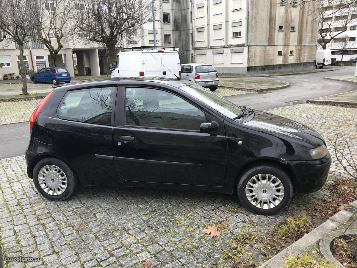 Fiat Punto 1.2 Junho/02 - à venda - Ligeiros Passageiros,