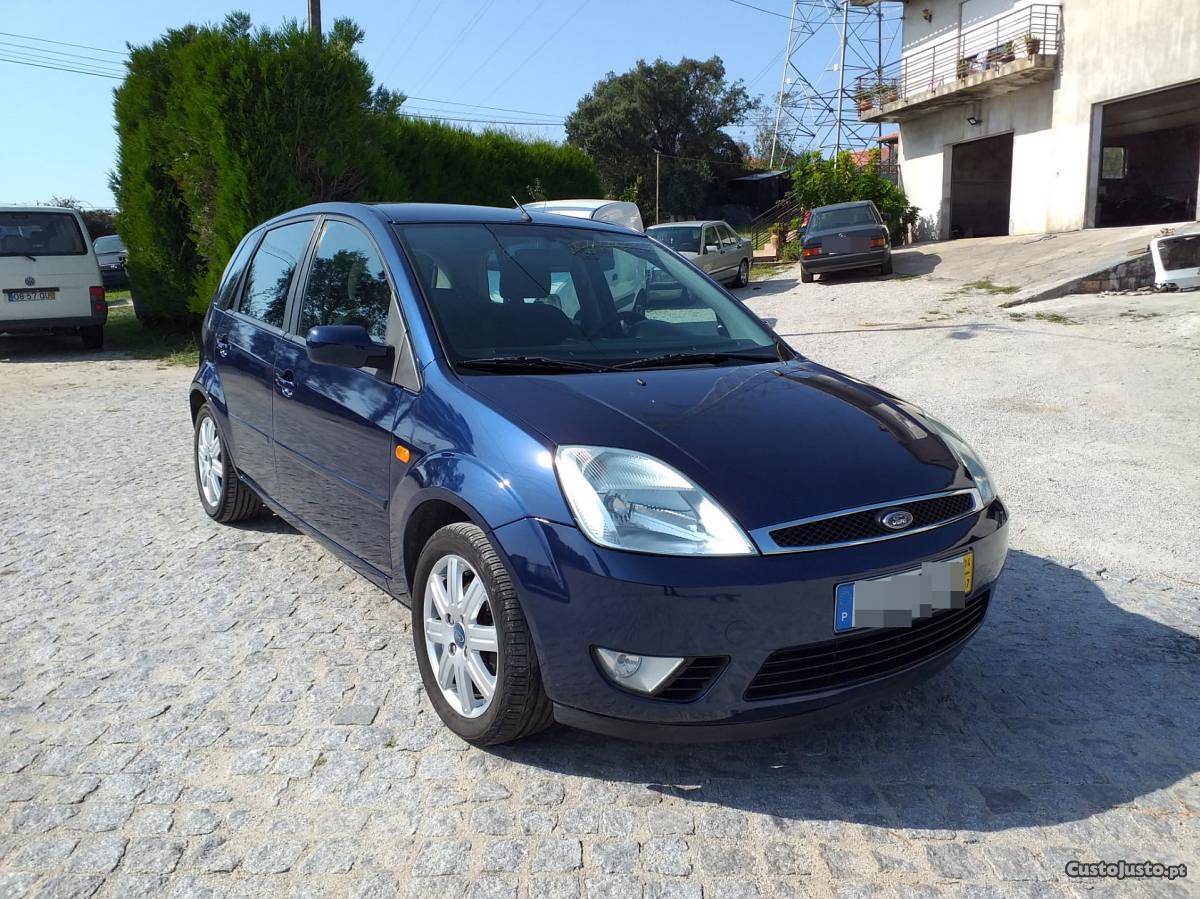 Ford Fiesta 1.4 TDCI Julho/04 - à venda - Ligeiros