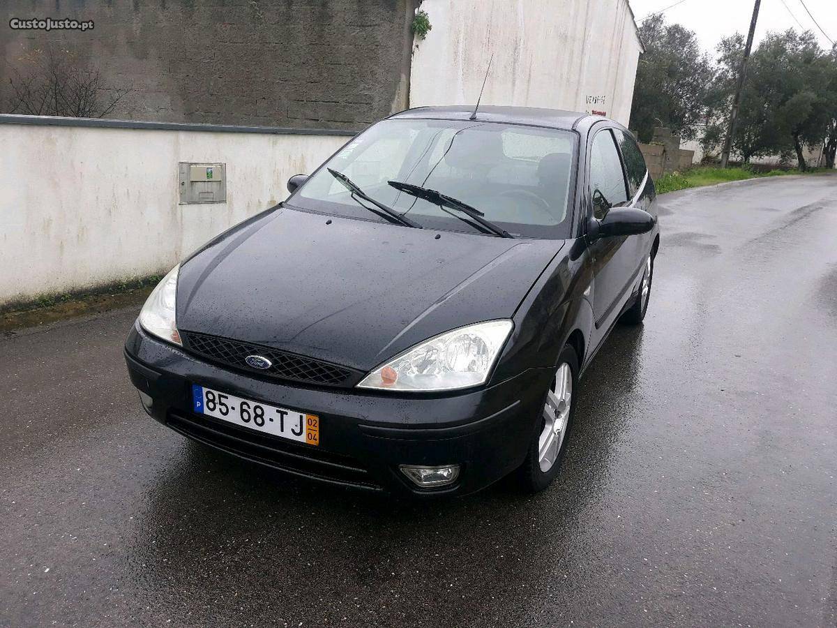 Ford Focus sport van Abril/02 - à venda - Ligeiros