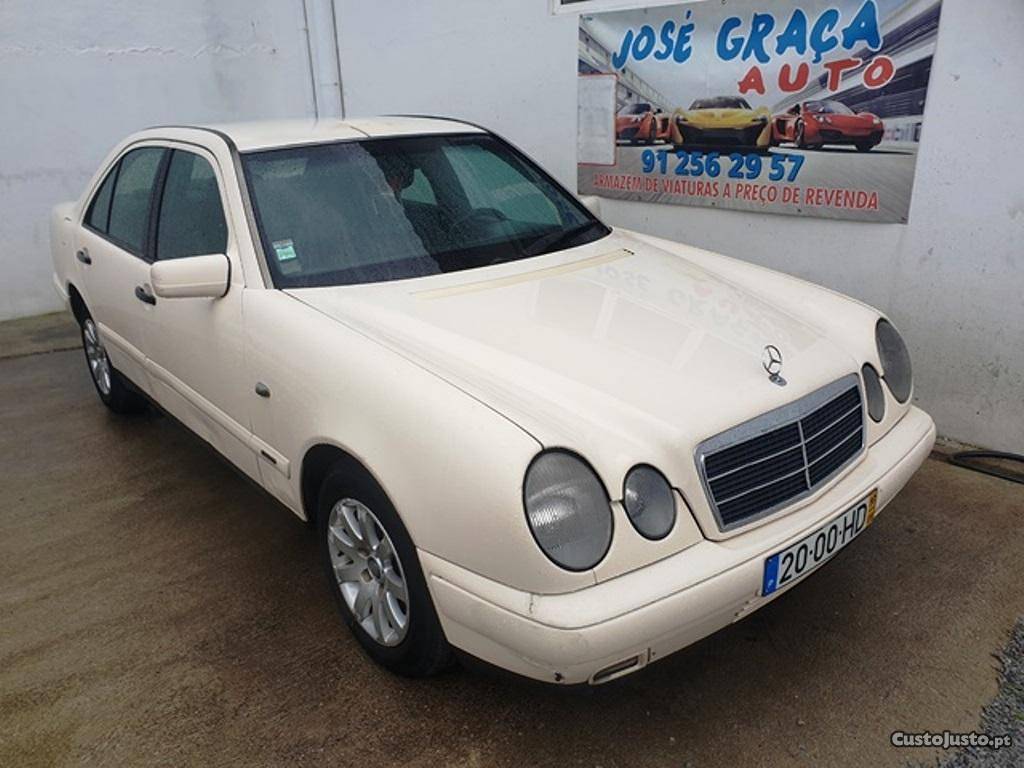 Mercedes-Benz E D  Agosto/96 - à venda -