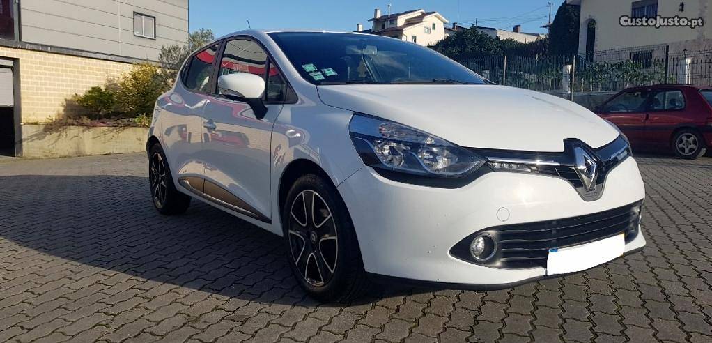 Renault Clio TCE Dynamique S Junho/15 - à venda - Ligeiros