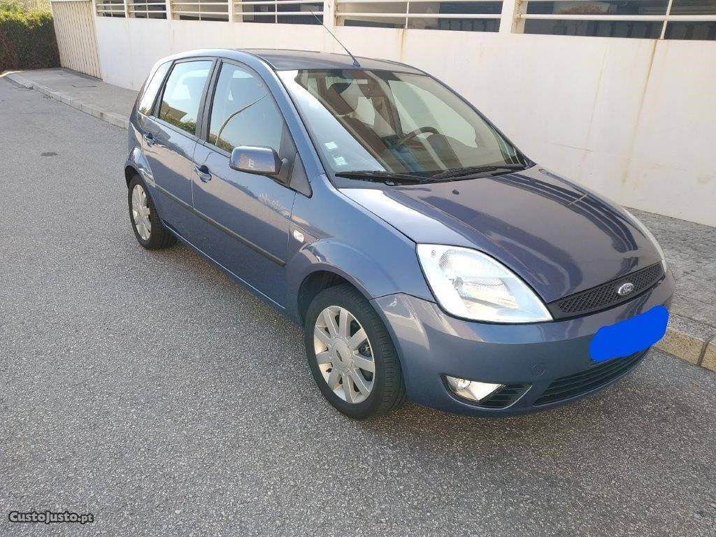 Ford Fiesta 1.25 X-Trend Setembro/05 - à venda - Ligeiros