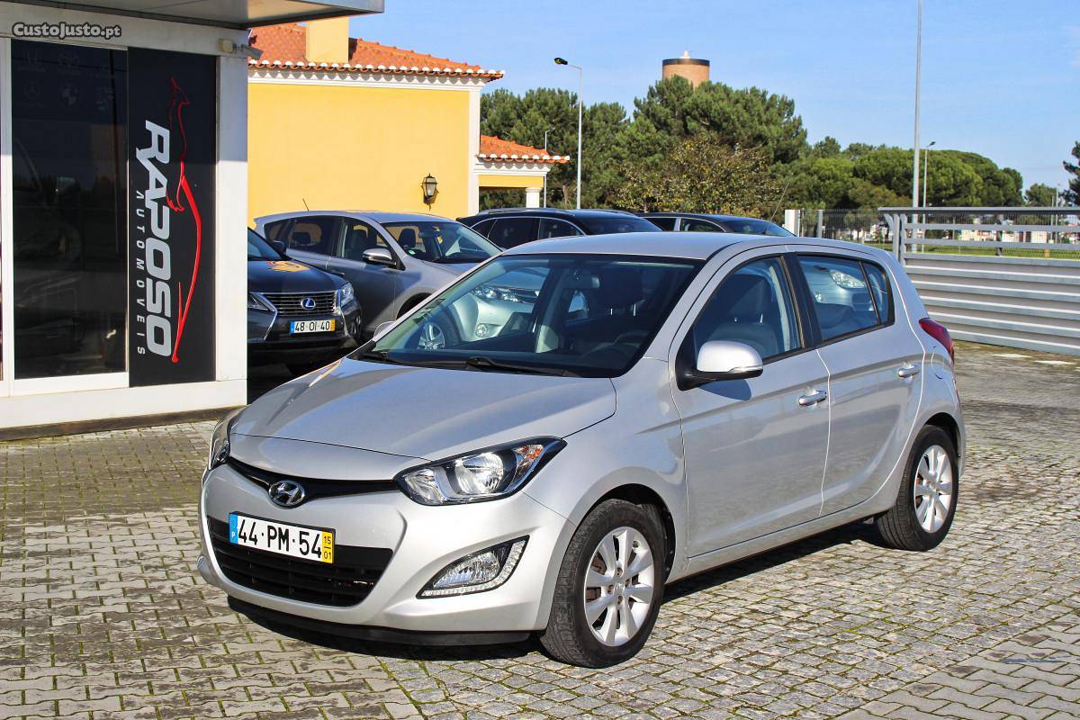 Hyundai i CRDi Access Janeiro/15 - à venda - Ligeiros