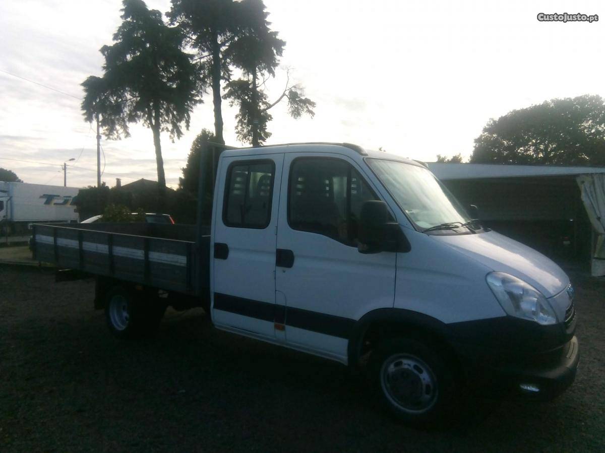 Iveco Daily 35C15 Julho/12 - à venda - Comerciais / Van,