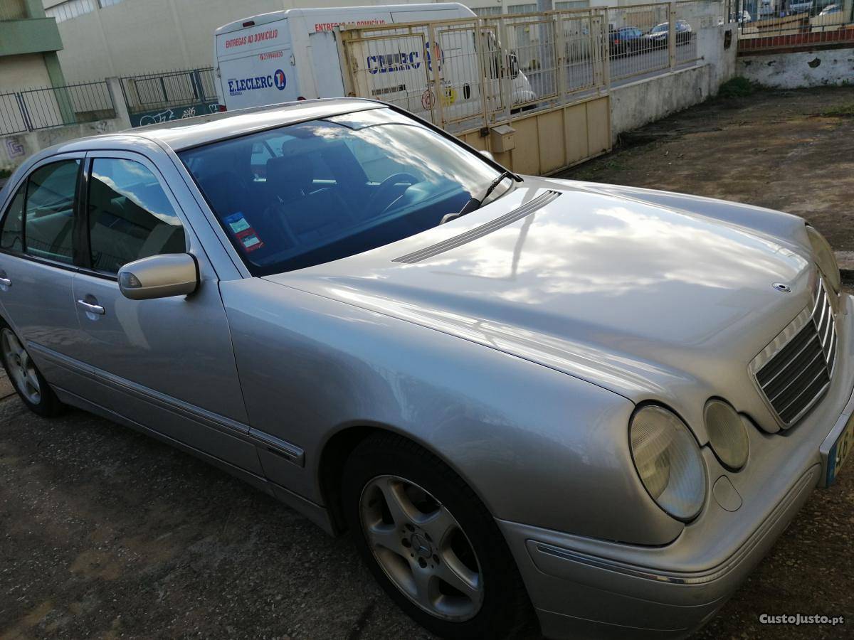 Mercedes-Benz E 220 Avangard Setembro/99 - à venda -