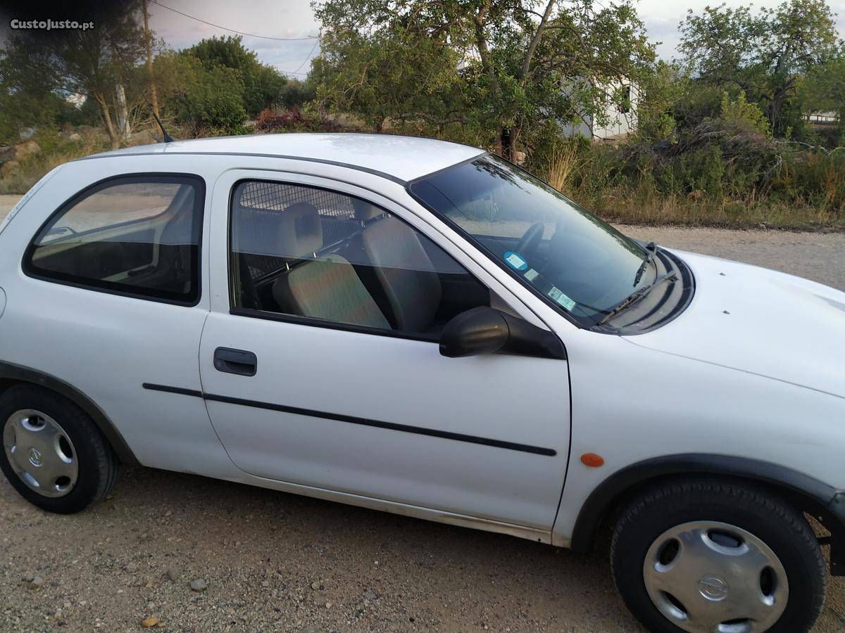 Opel Corsa Comercial 1.7d Isuzu Fevereiro/97 - à venda -