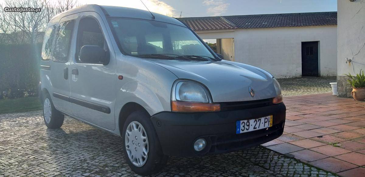 Renault Kangoo diesel 5 lugares Abril/00 - à venda -