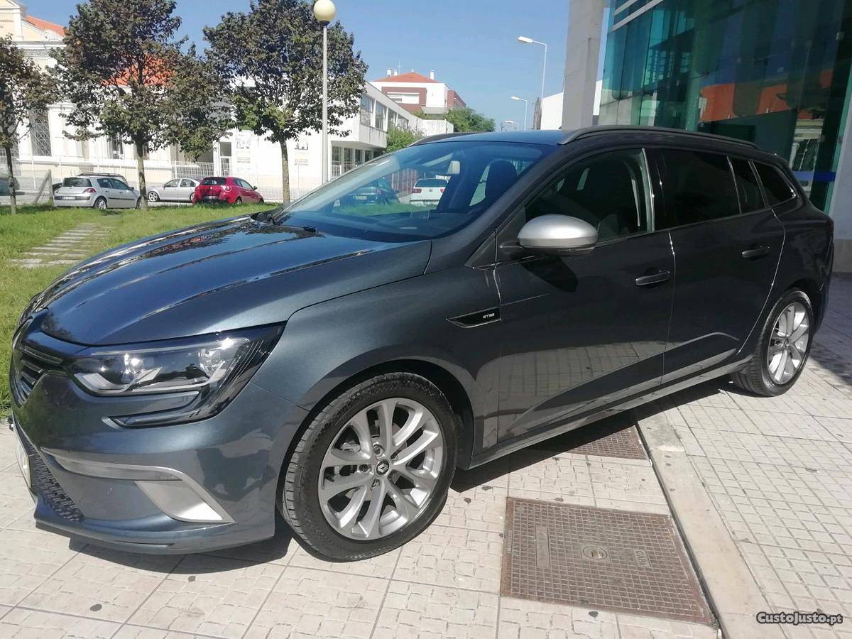 Renault Mégane Sport Tourer GT Line Junho/17 - à venda -