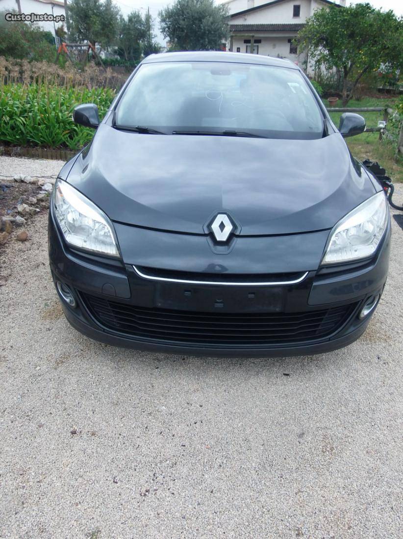 Renault Mégane dinamique Janeiro/13 - à venda - Ligeiros