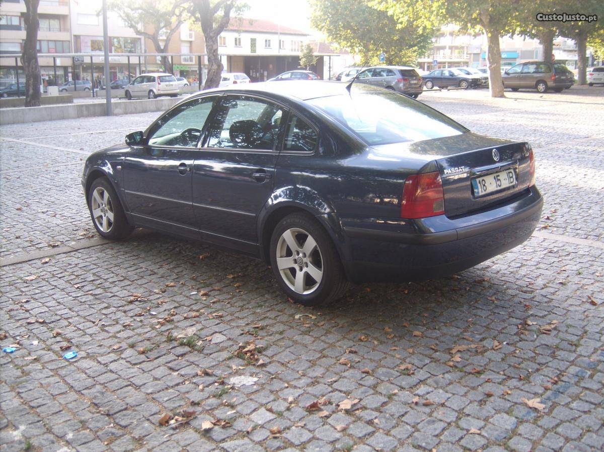 VW Passat Sedan Fevereiro/97 - à venda - Ligeiros