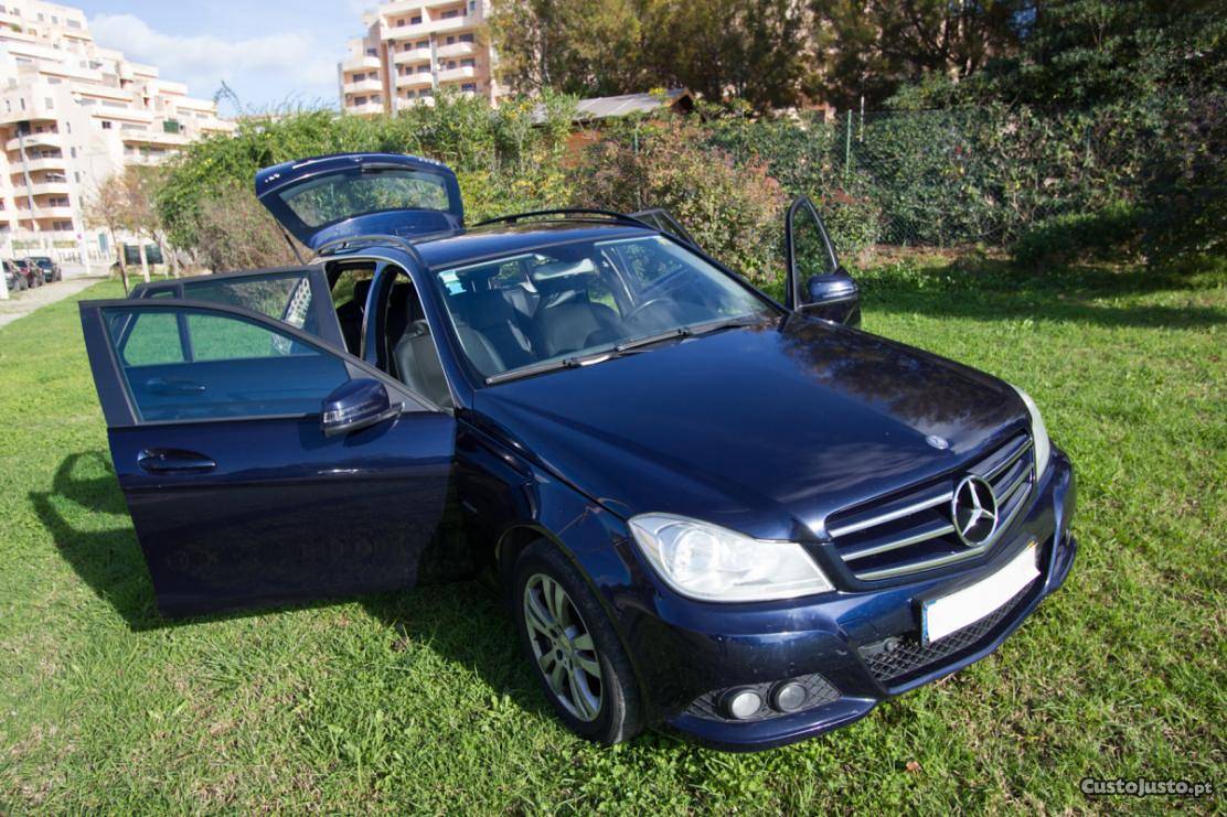 Mercedes-Benz C 220 Blue Efficiency Fevereiro/12 - à venda