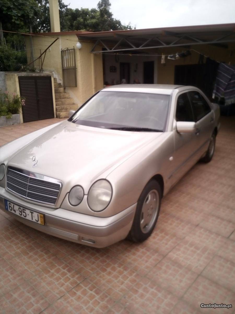 Mercedes-Benz E 220 cdi clacic Outubro/98 - à venda -