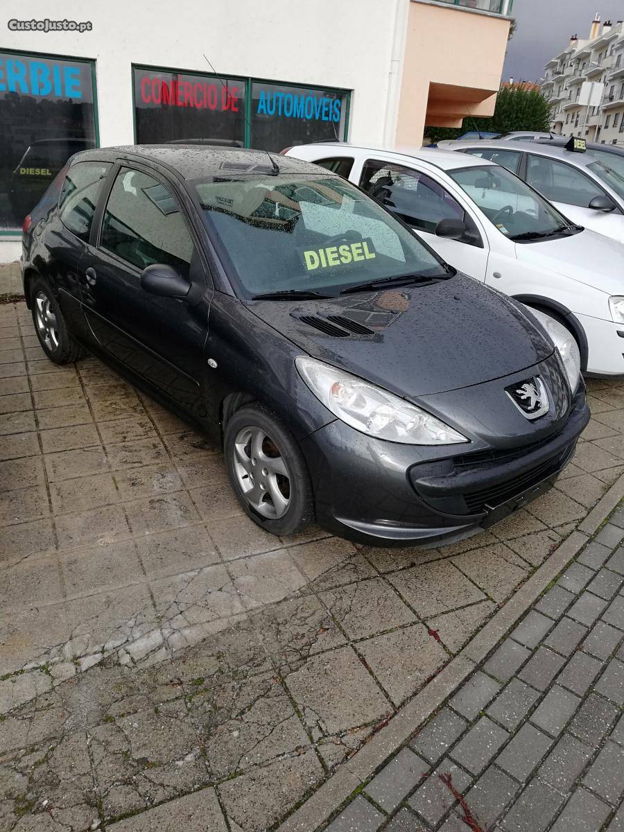 Peugeot 206+ Confort Dezembro/12 - à venda - Ligeiros