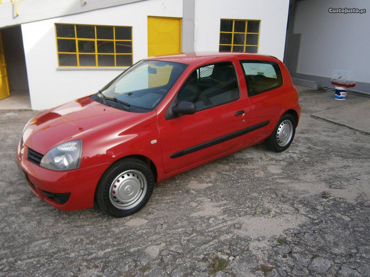 Renault Clio 1.5 DCI STORIA A/C Abril/07 - à venda -