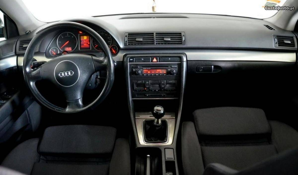 Audi A4 1.9 tdi. 130cv Abril/01 - à venda - Ligeiros