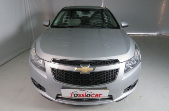 Chevrolet Cruze 1.6 LS - Rossio Car