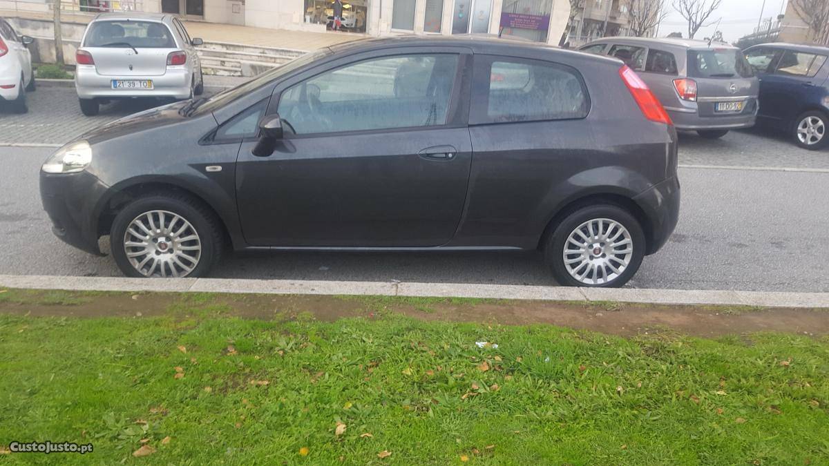 Fiat Grande Punto  Multijet com AC Julho/09 - à venda -