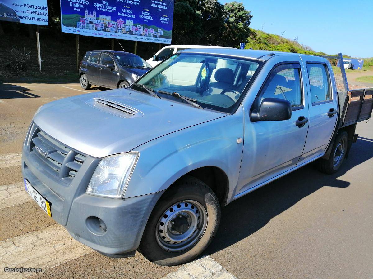 Isuzu D-Max 6 lugares Setembro/09 - à venda - Ligeiros