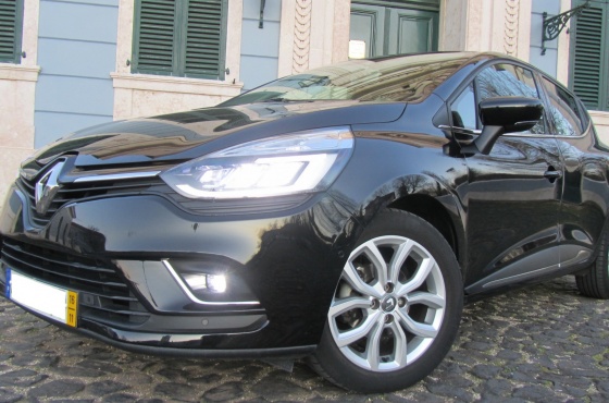 Renault Clio 0.9 TCE Limited Edition - Stand de automoveis