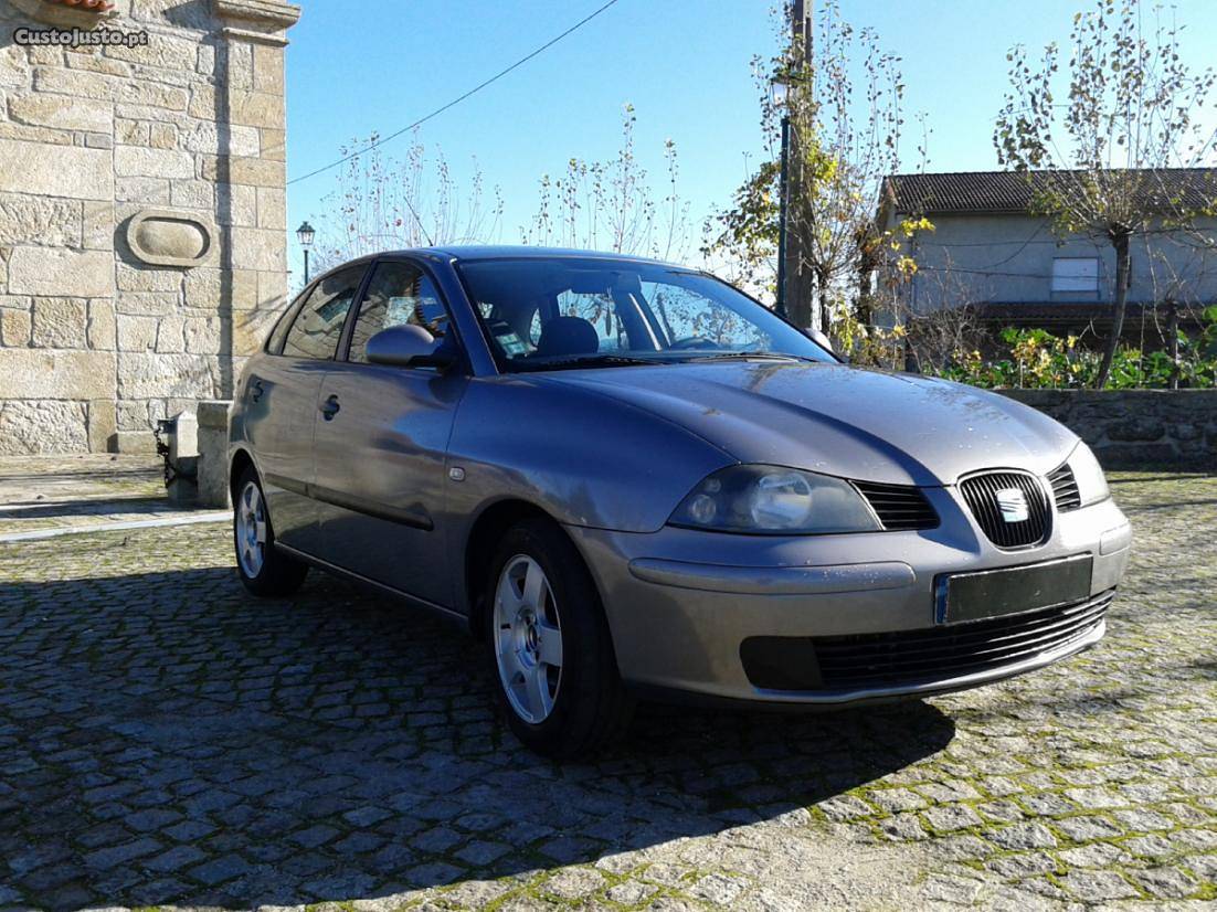 Seat Ibiza 1.4TDI COM AC Dezembro/05 - à venda - Ligeiros