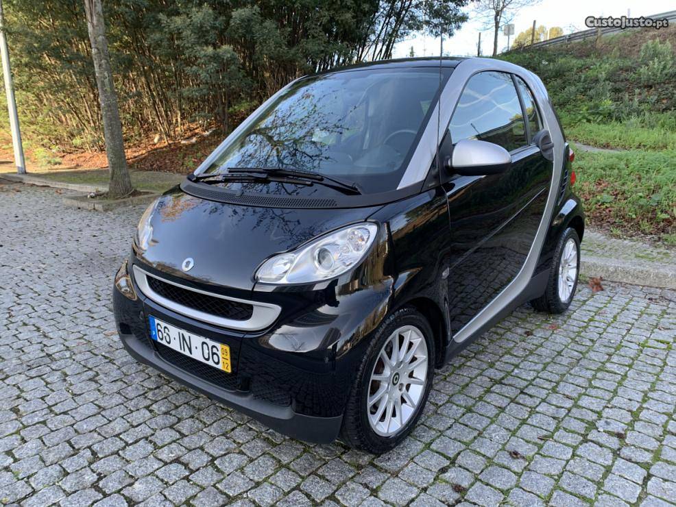 Smart ForTwo 1.0 mhd kms Dezembro/09 - à venda -