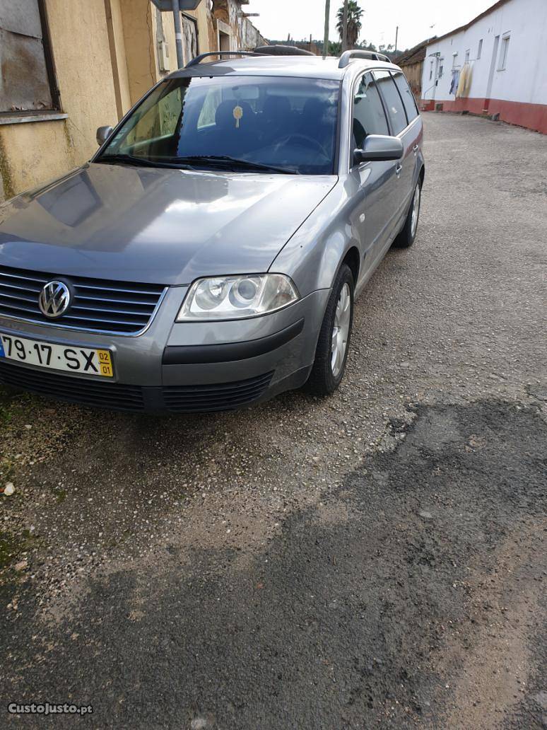 VW Passat 1.9 tdi com 130 cv Janeiro/02 - à venda -