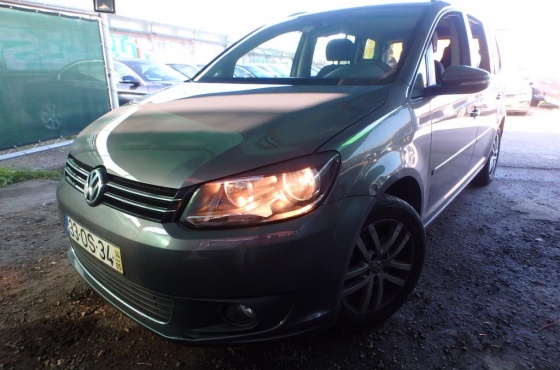 Vw Touran 1.6 TDI BlueMotion Confortline 7L - J. M. Povoa,