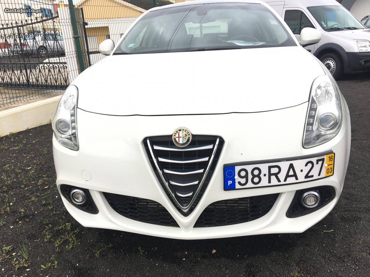 Alfa Romeo Giulietta 1.6 JTDM DISTINCTIVE Março/16 - à