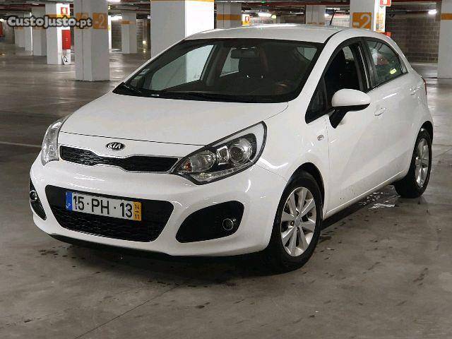 Kia Rio crdi Novembro/14 - à venda - Ligeiros Passageiros,