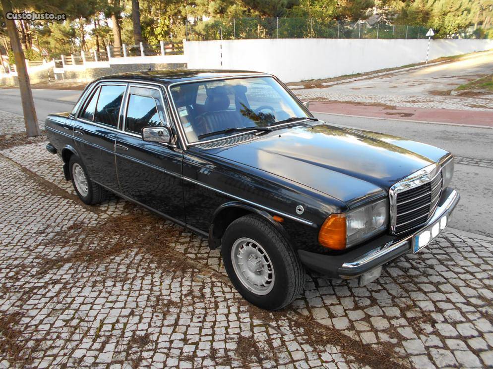 Mercedes-Benz 240 D - Ex Embaixada Maio/82 - à venda -