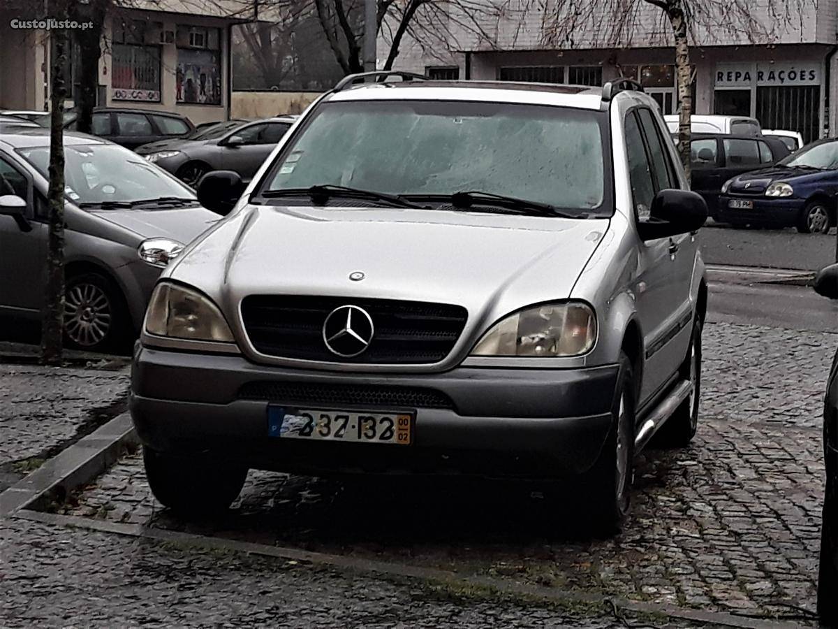 Mercedes-Benz ML i VCV Fevereiro/00 - à venda -