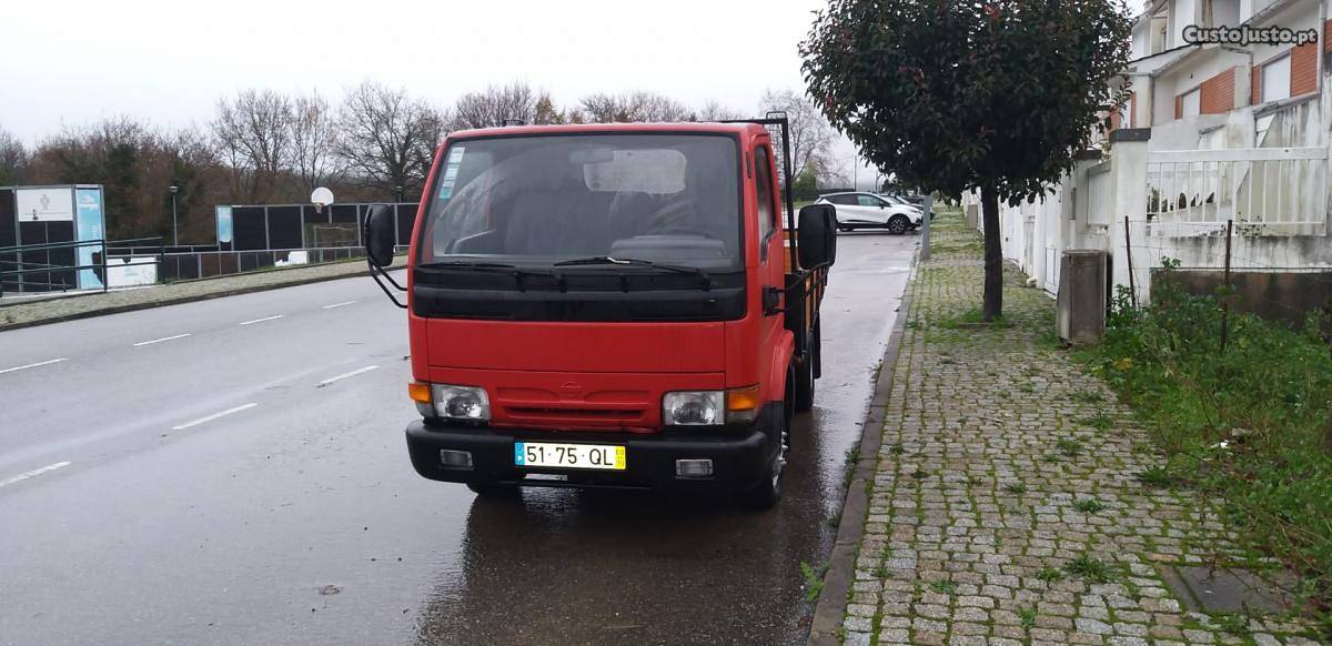 Nissan Cabstar Cabstar Outubro/00 - à venda - Pick-up/